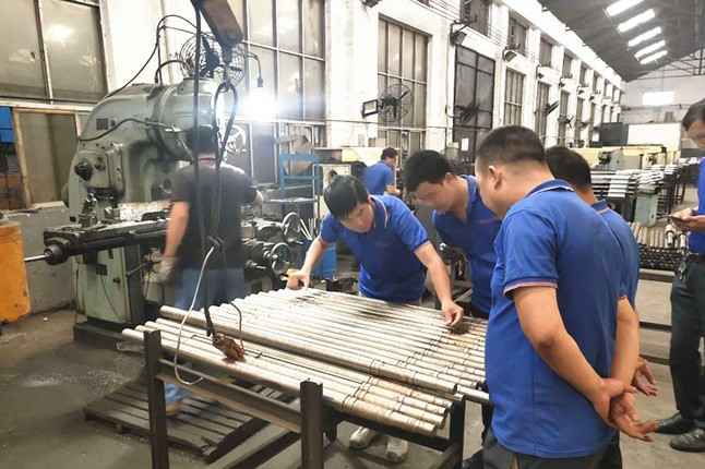 大连狄立空气净化器有限公司每周对各个工序进行质量监督检验的现场。